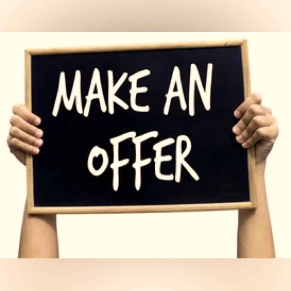 💕All Offers Considered💕